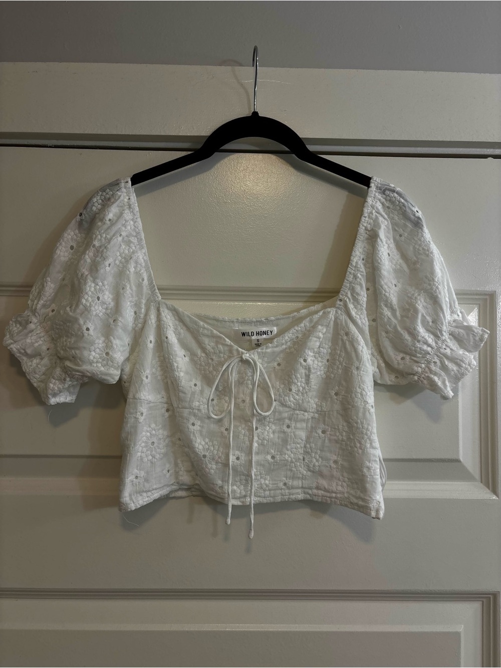 Wild Honey White Eyelet Tie-Front Puff Sleeve Crop Top